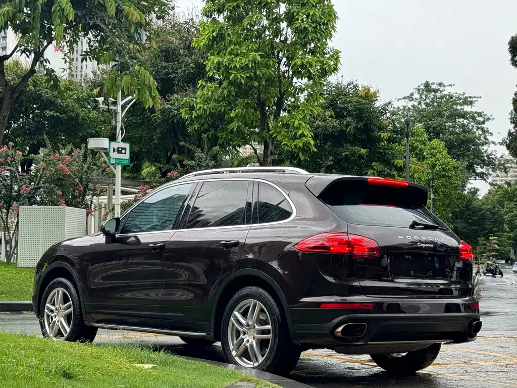 Porsche Cayenne 2015 — фото 12