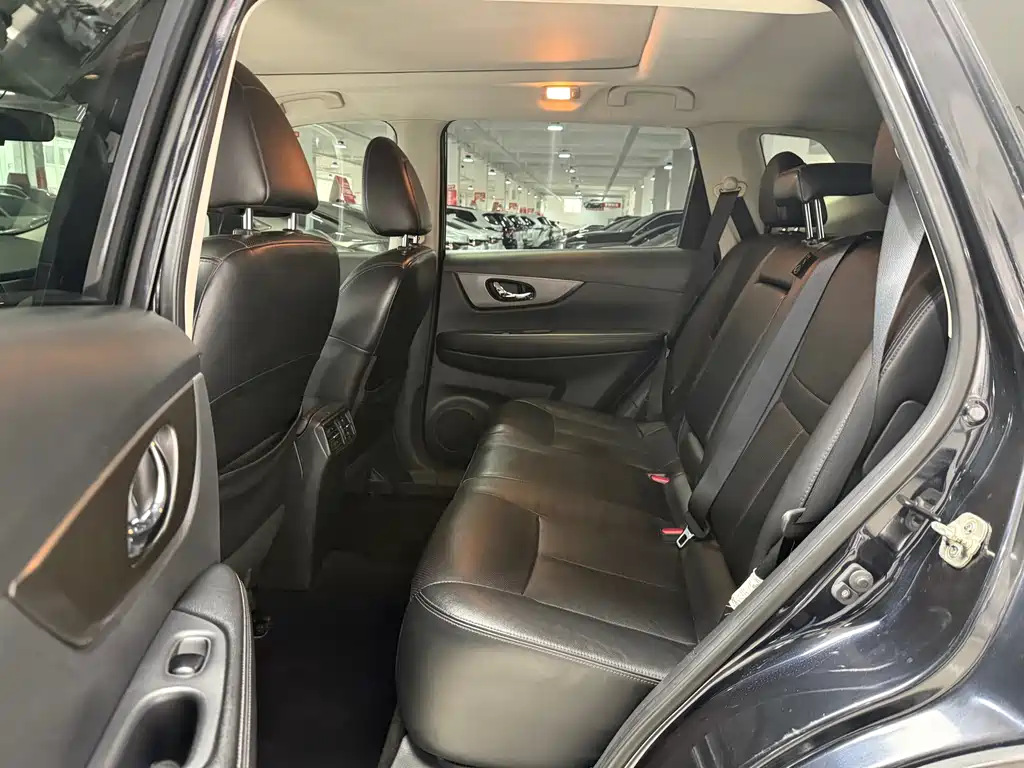 Nissan X-Trail 2015 — фото 11