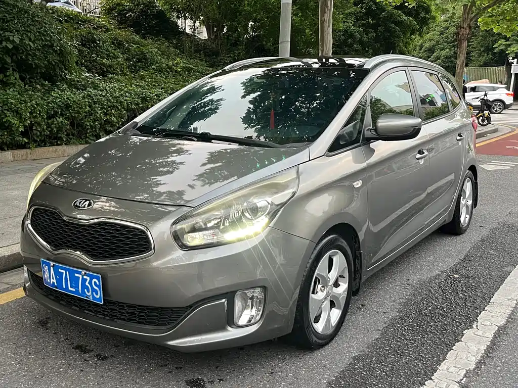 Kia Carens 2016 — фото 3