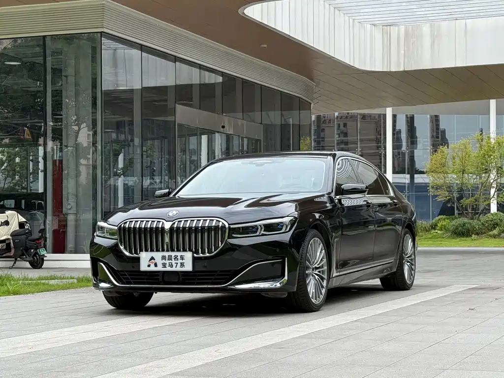 BMW 7 Series 2020 — фото 1