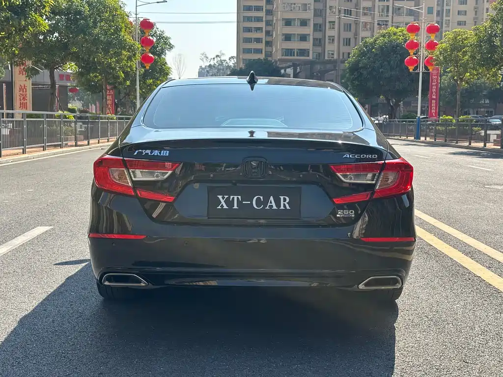 Honda Accord 2018 — фото 13