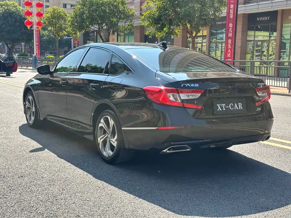 Honda Accord 2018 — фото 12