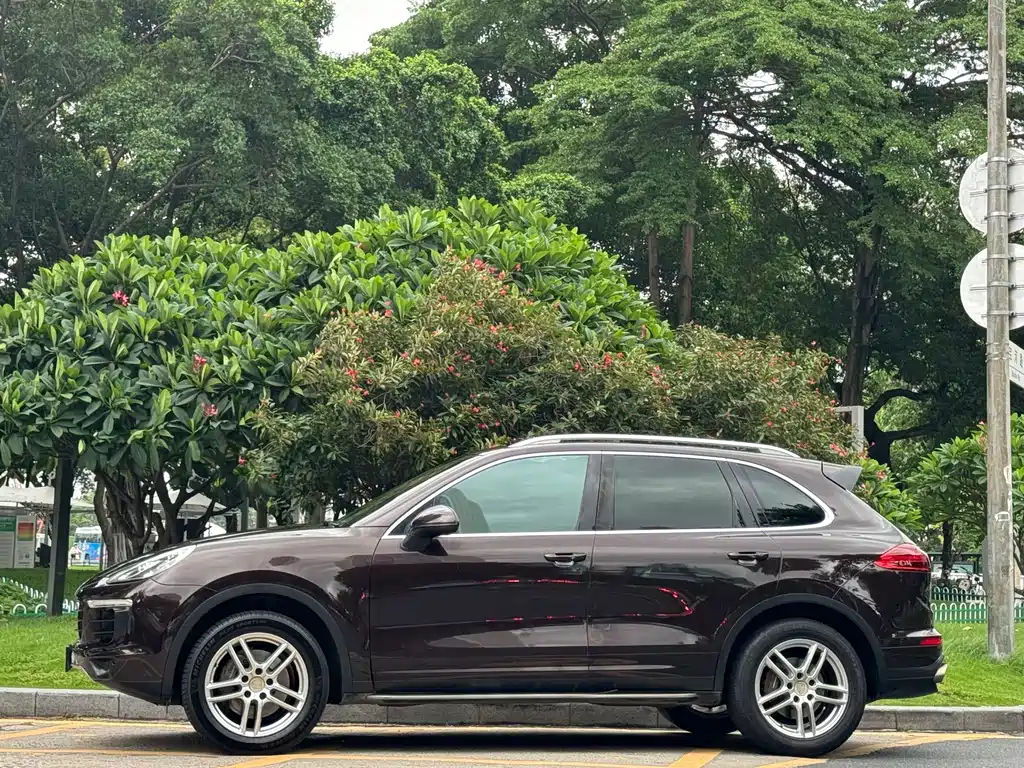 Porsche Cayenne 2015 — фото 4