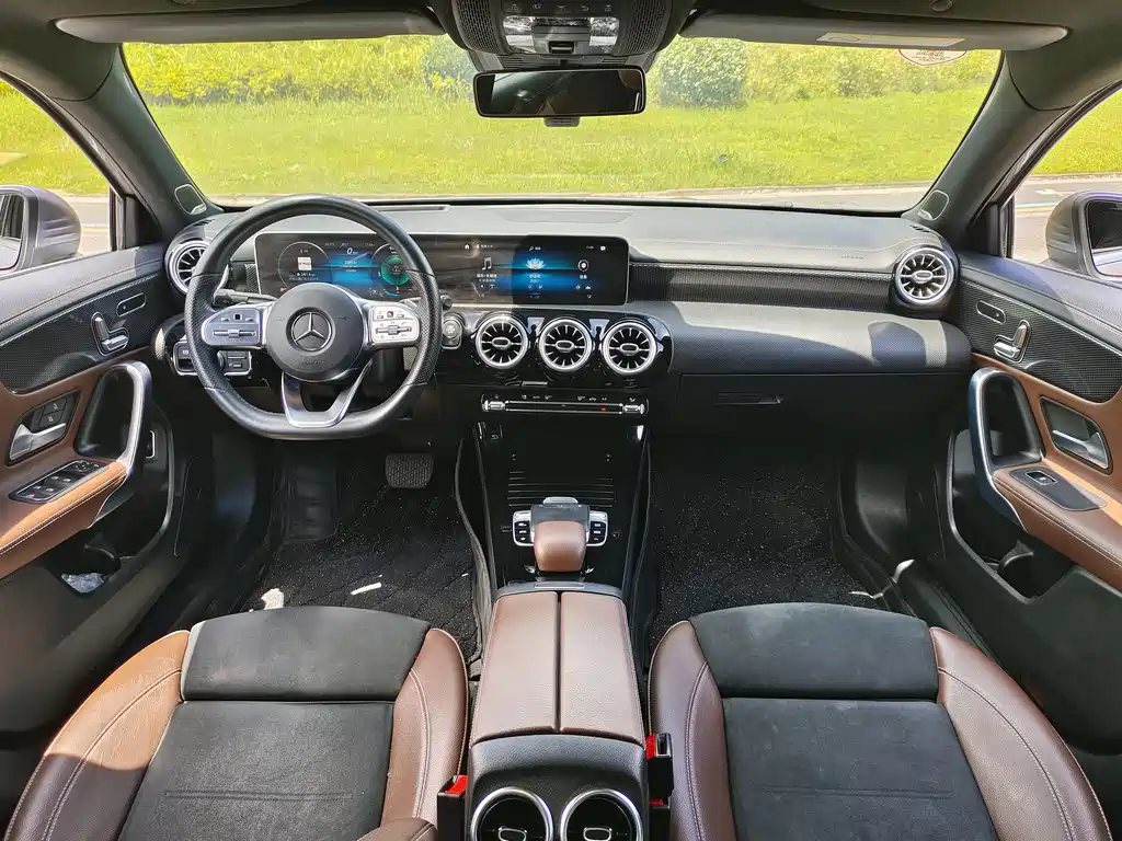 Mercedes-Benz A-Class 2018 — фото 13