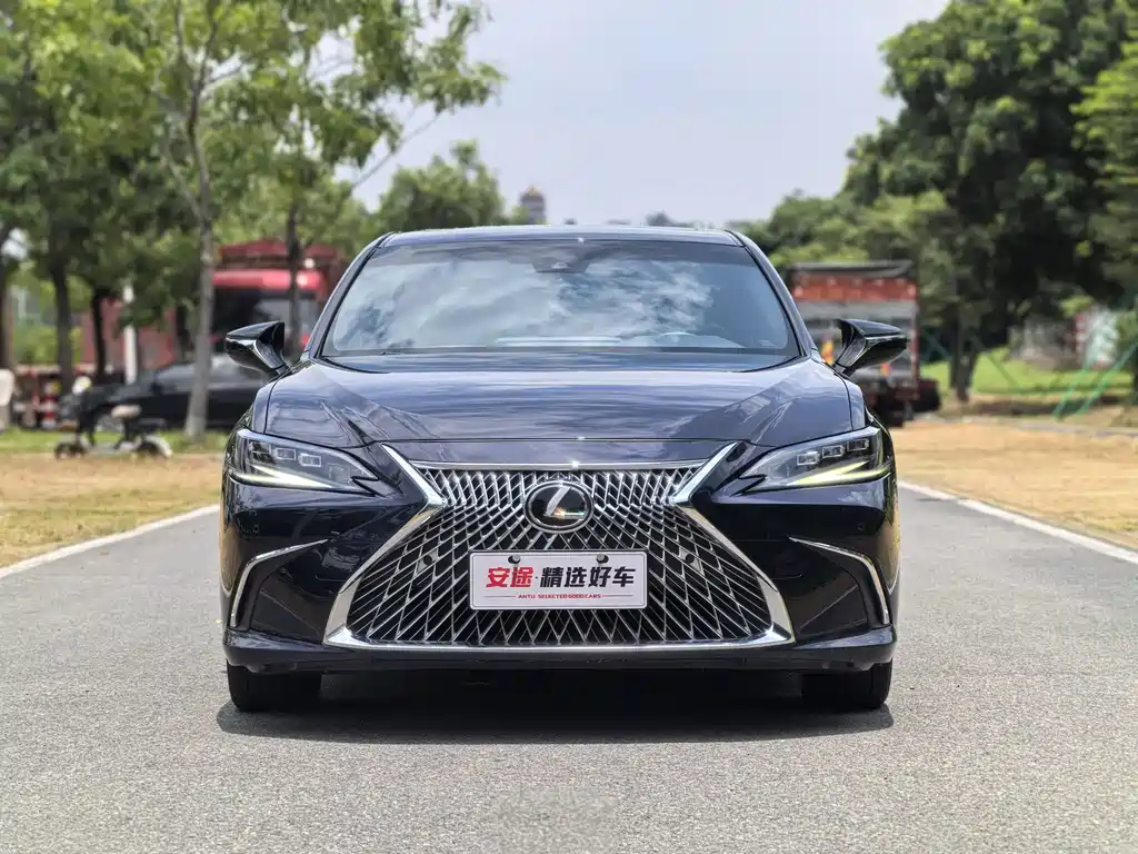 Lexus ES 2023 — фото 2