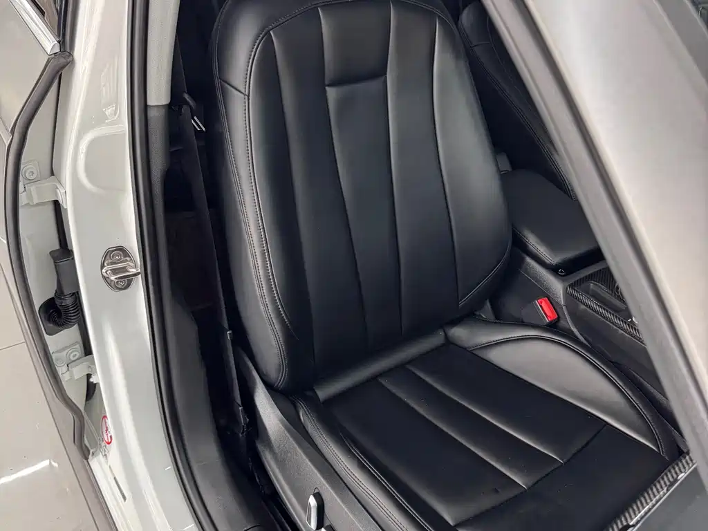 Audi A4L 2018 — фото 13