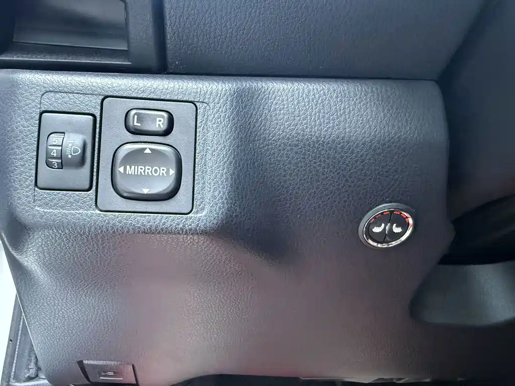 Toyota Yaris L 2023 — фото 8