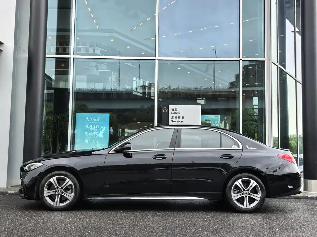 Mercedes-Benz C-Class 2022