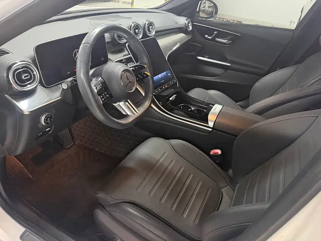 Mercedes-Benz C-Class 2023 — фото 4