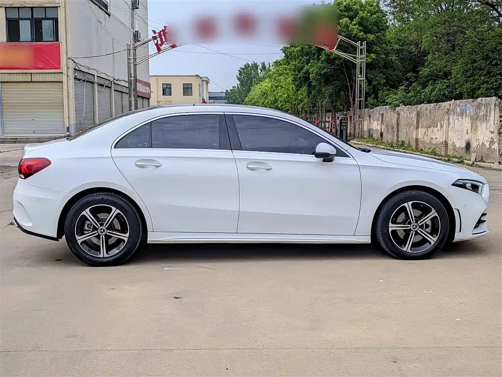 Mercedes-Benz A-Class 2022 — фото 11
