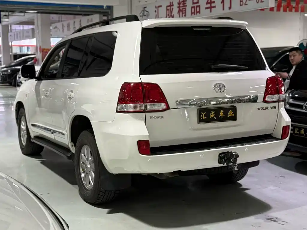 Toyota Land Cruiser 2011 — фото 9