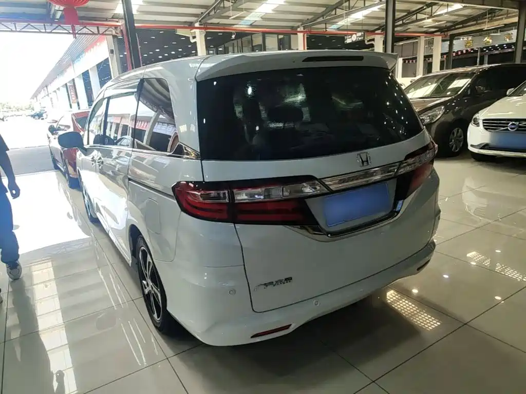 Honda Odyssey 2018 — фото 5