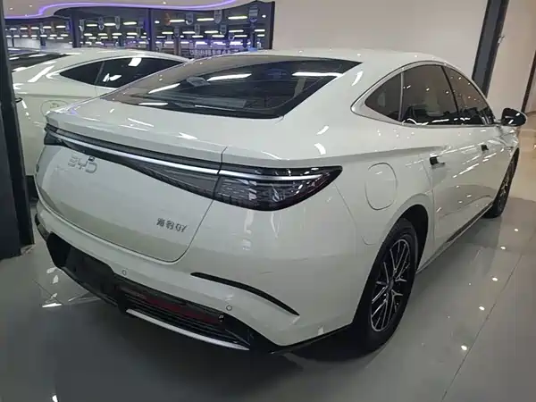 BYD Seal 07 DM-i 2025