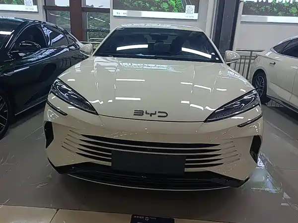 BYD Seal 07 DM-i 2025