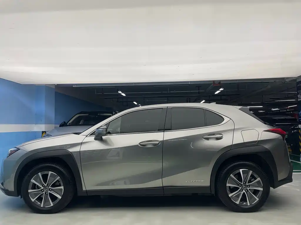 Lexus UX New Energy 2022 — фото 5