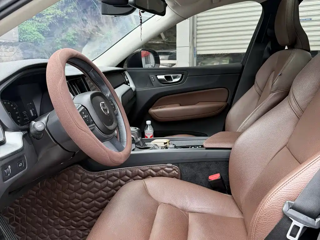 Volvo XC60 2020 — фото 4
