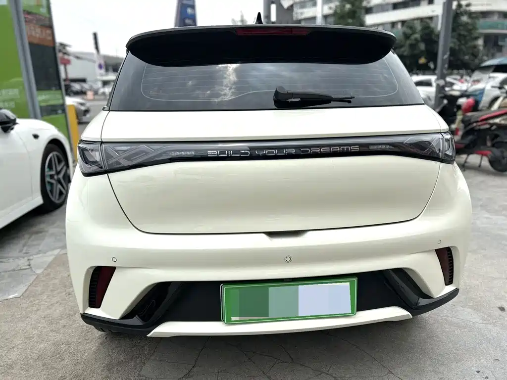 BYD Dolphin 2023