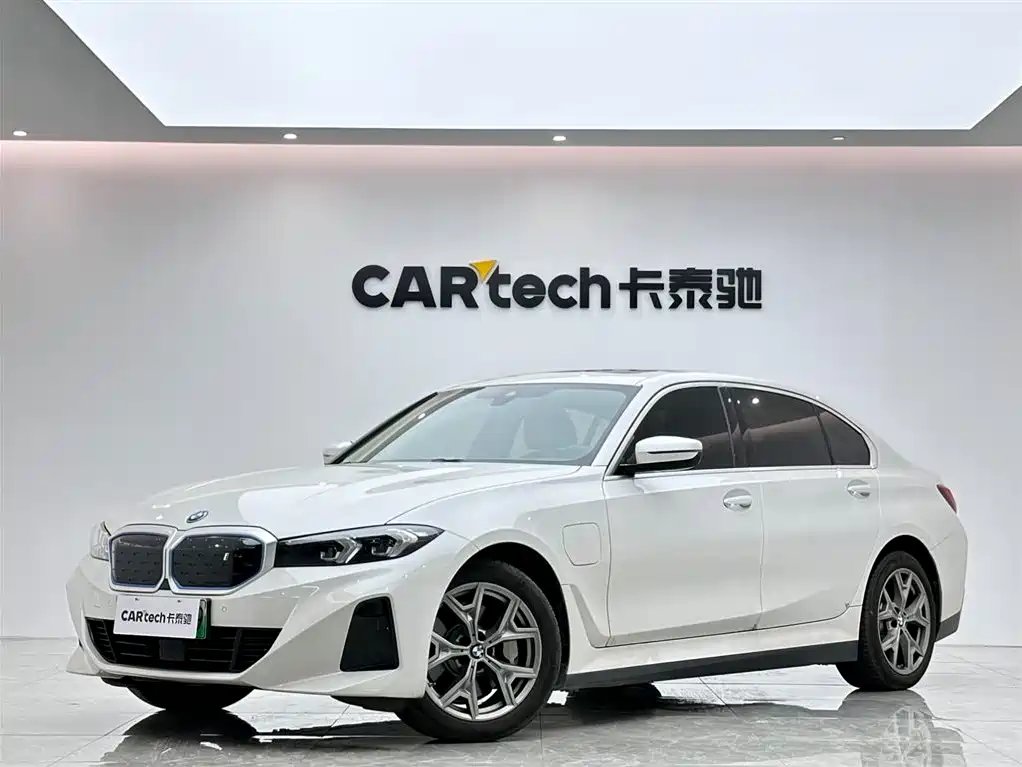 BMW i3 2025 — фото 1