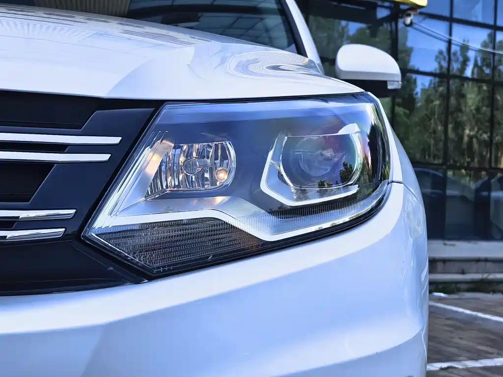 Volkswagen Tiguan 2015 — фото 15