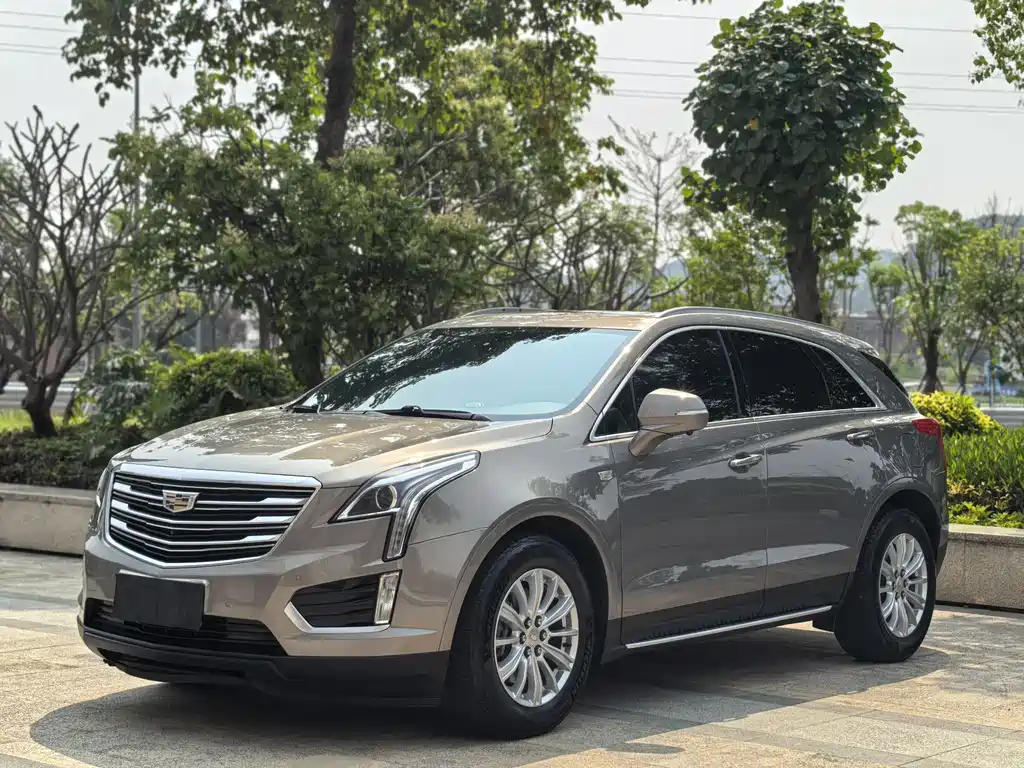 Cadillac XT5 2018 — фото 1
