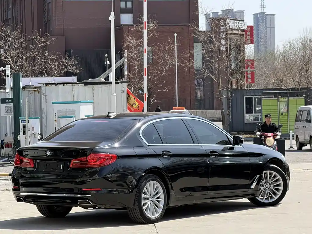 BMW 5 Series New Energy 2020 — фото 7