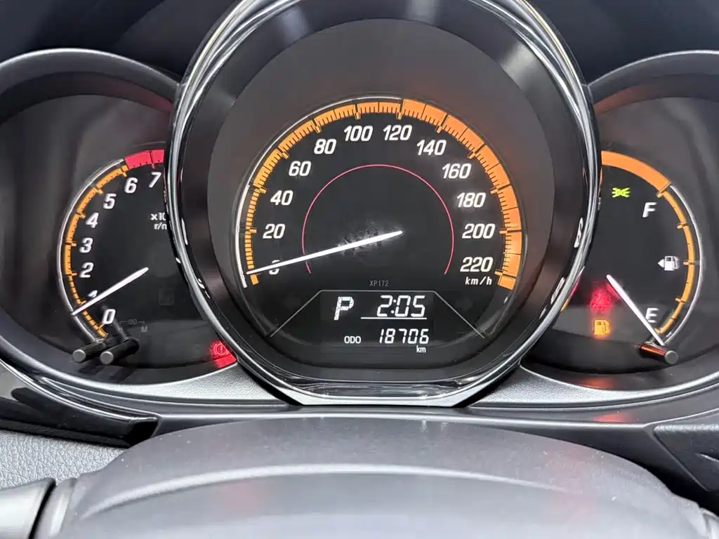 Toyota Yaris L 2022 — фото 14