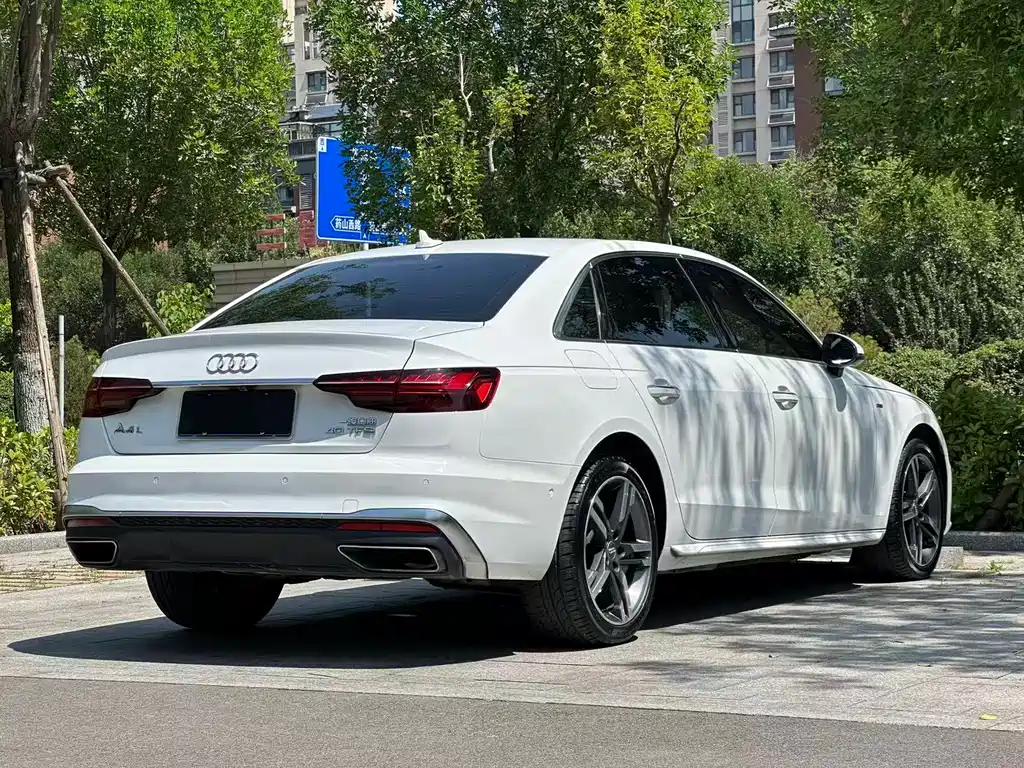 Audi A4L 2021