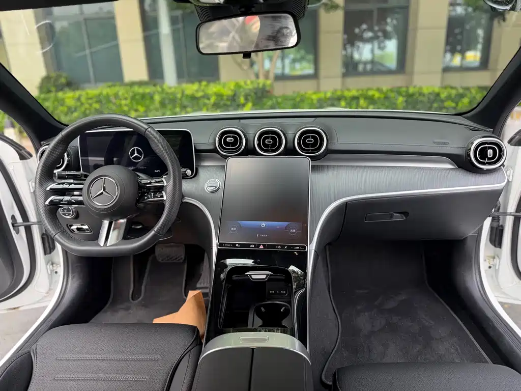 Mercedes-Benz C-Class 2023
