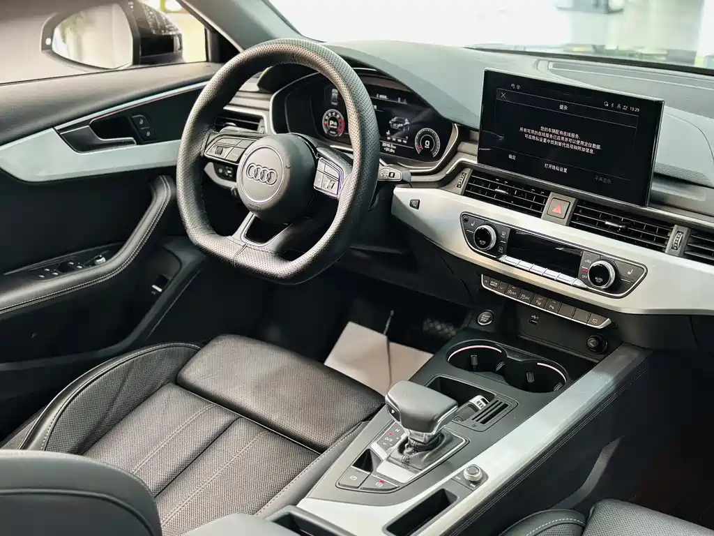Audi A4L 2022 — фото 13