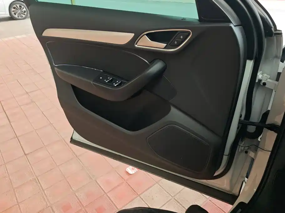 Audi Q3 2015
