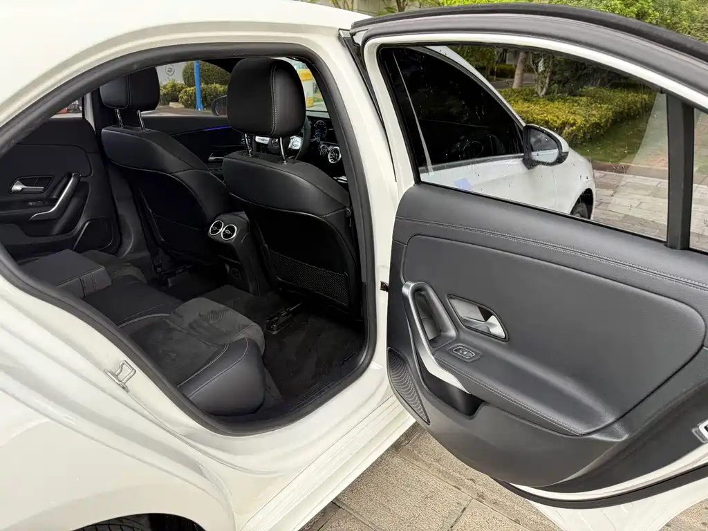 Mercedes-Benz A-Class 2022 — фото 42