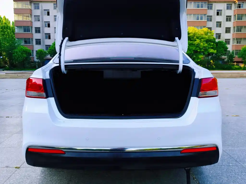Kia K4 2015 — фото 17
