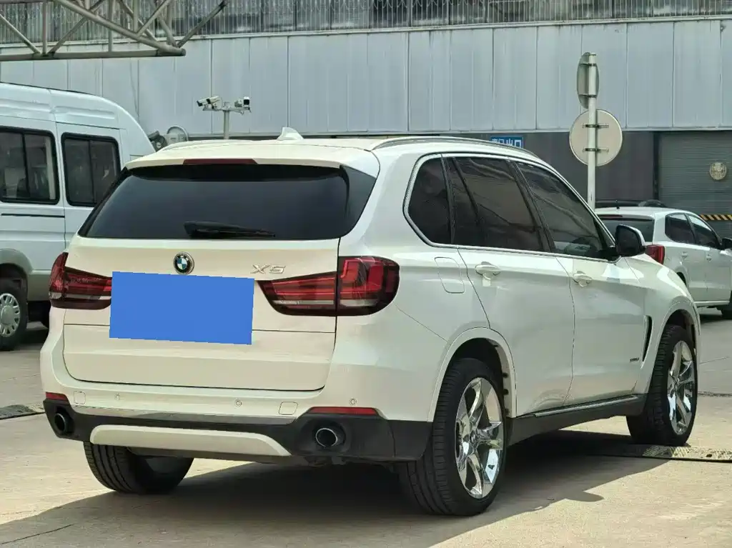 BMW X5 2015 — фото 9