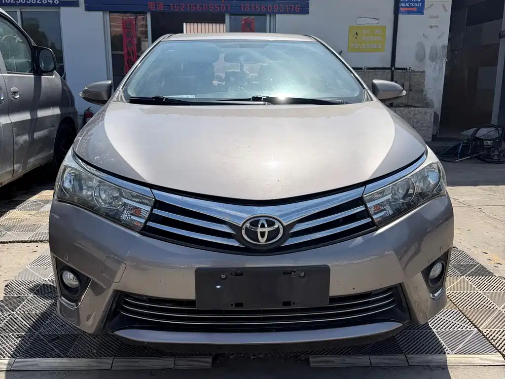 Toyota Corolla 2015 — фото 1
