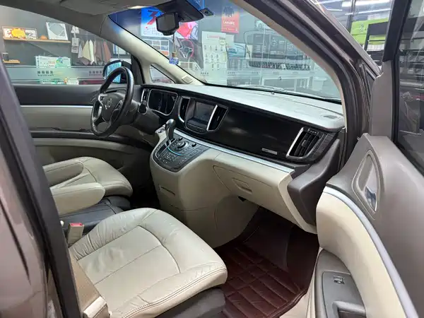 Buick GL8 2013