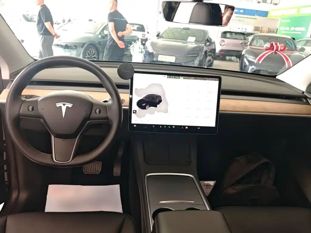 Tesla Model Y 2021 — фото 10