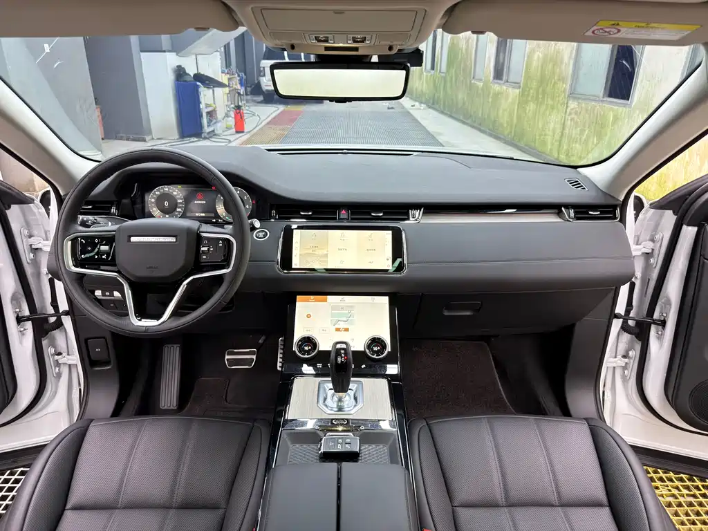 Land Rover Evoque 2023 — фото 8
