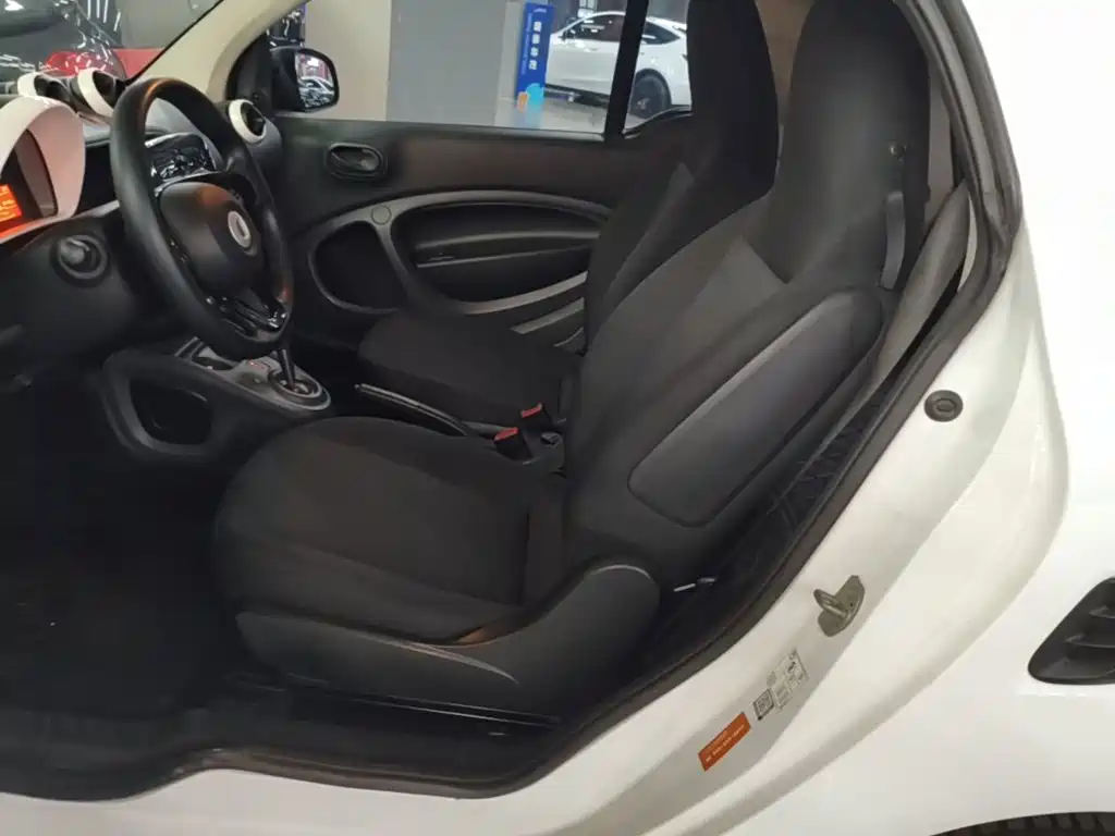 smart fortwo 2017 — фото 17