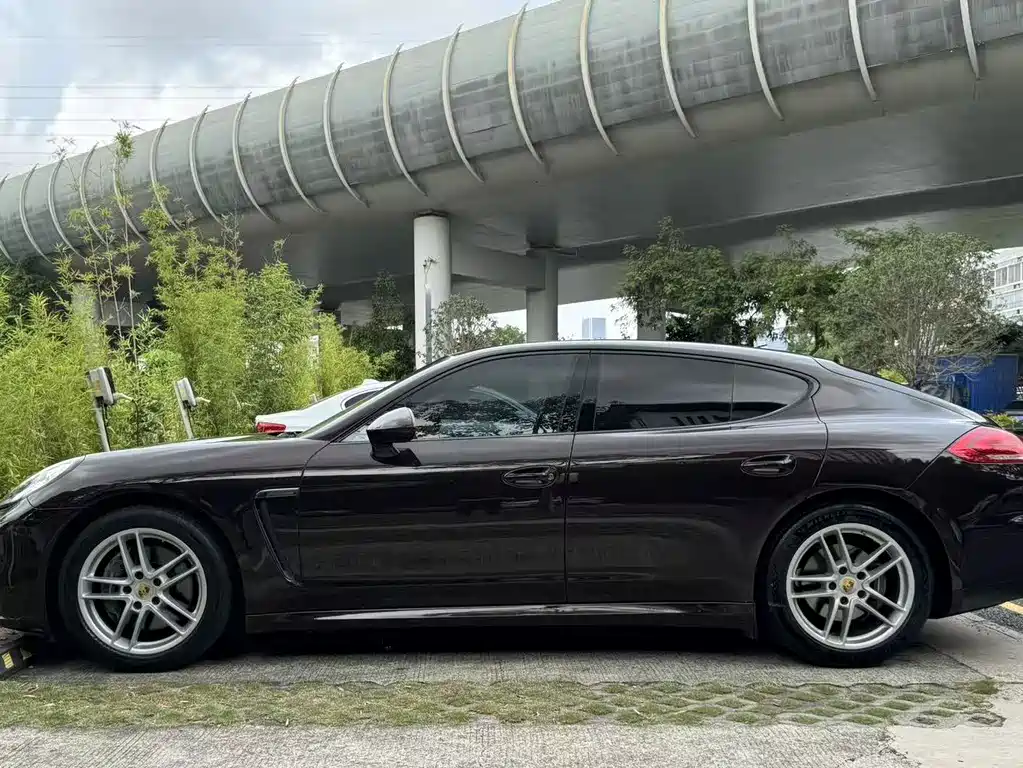 Porsche Panamera 2016 — фото 17