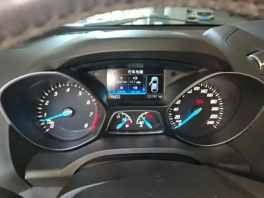 Ford Kuga 2015 — фото 12