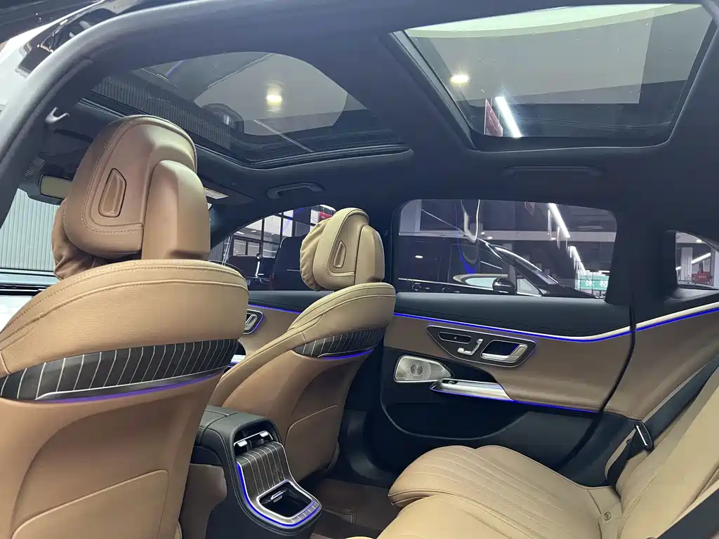 Mercedes-Benz E-Class 2024 — фото 10