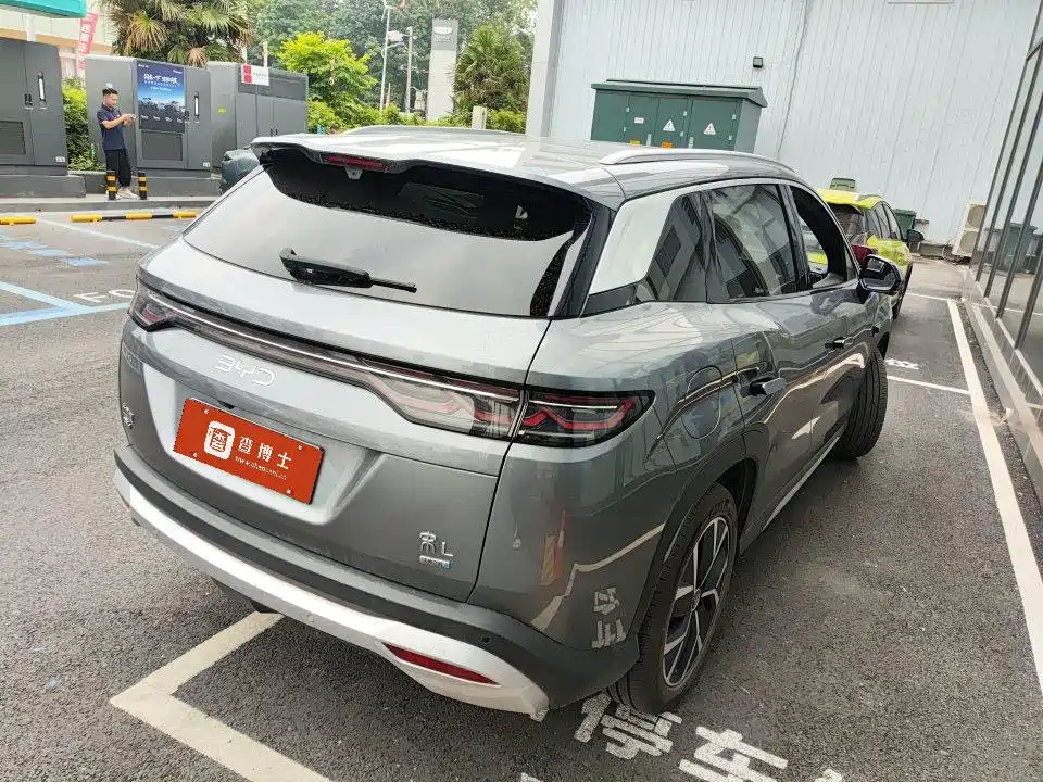 BYD L DM-i 2025 — фото 4