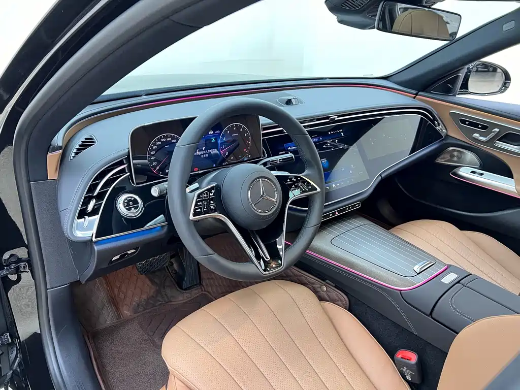 Mercedes-Benz E-Class 2024 — фото 11