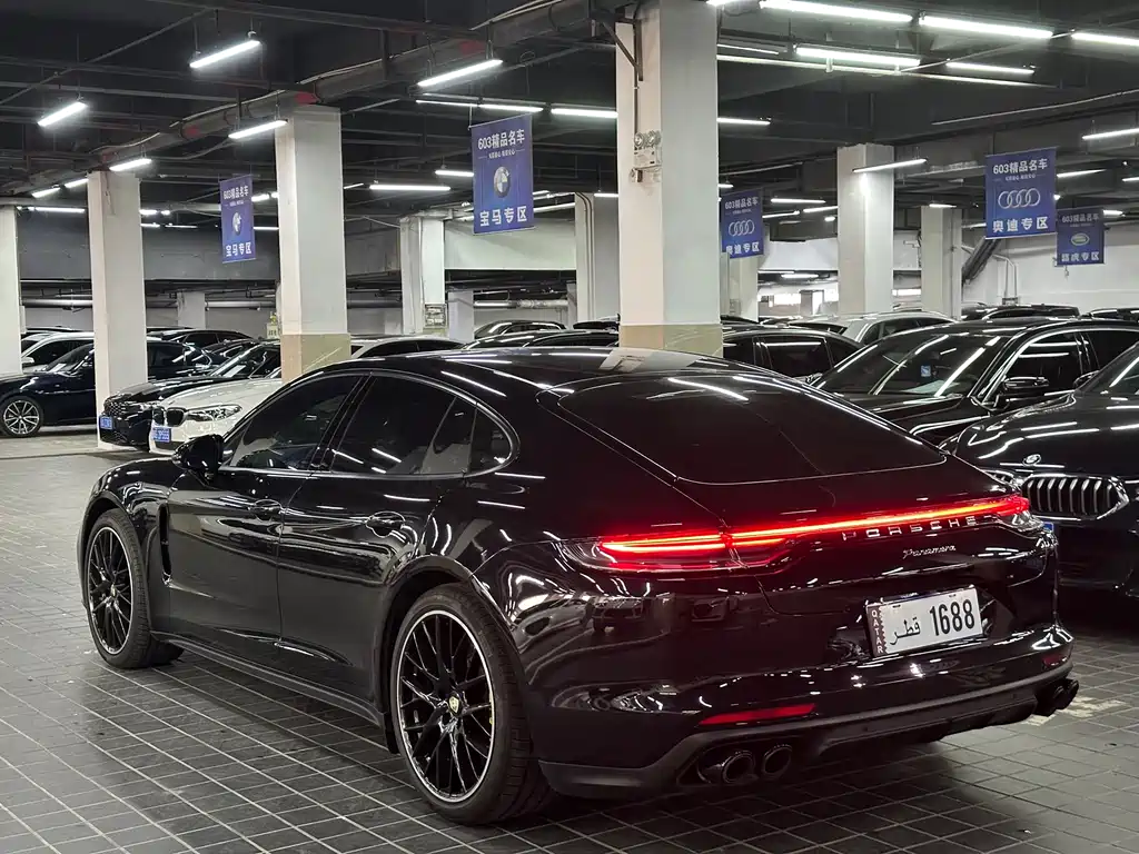 Porsche Panamera 2022