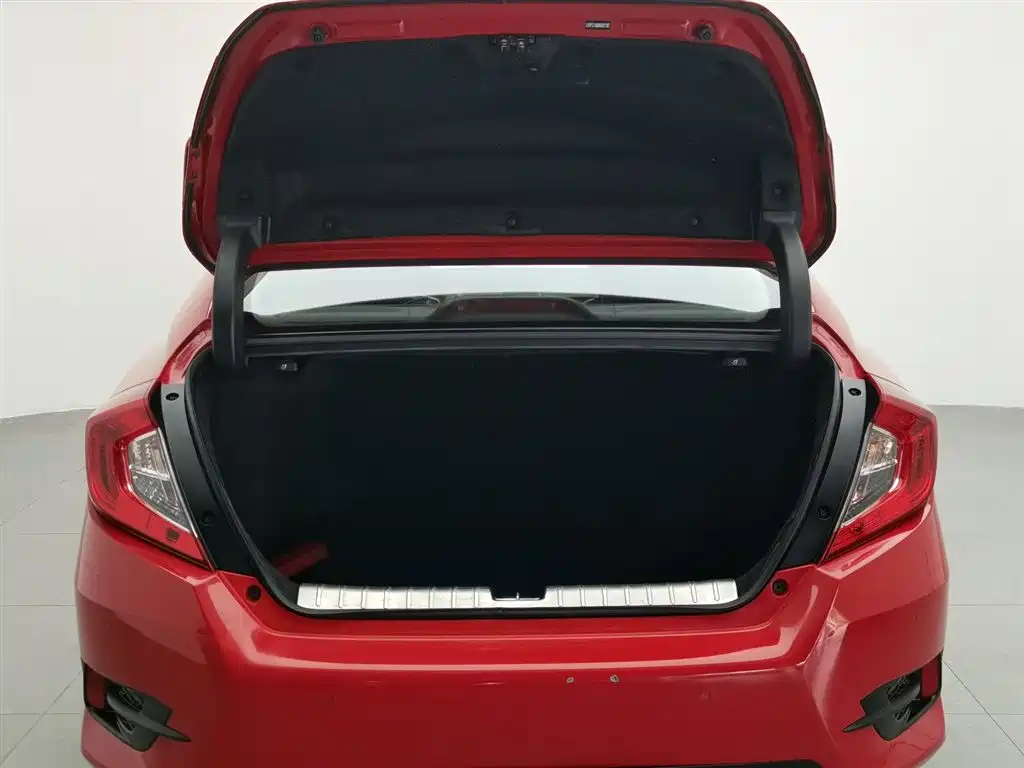 Honda Civic 2018 — фото 16