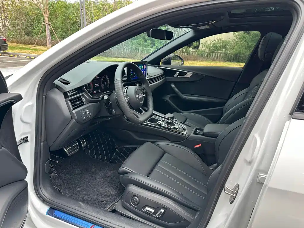 Audi A4L 2025