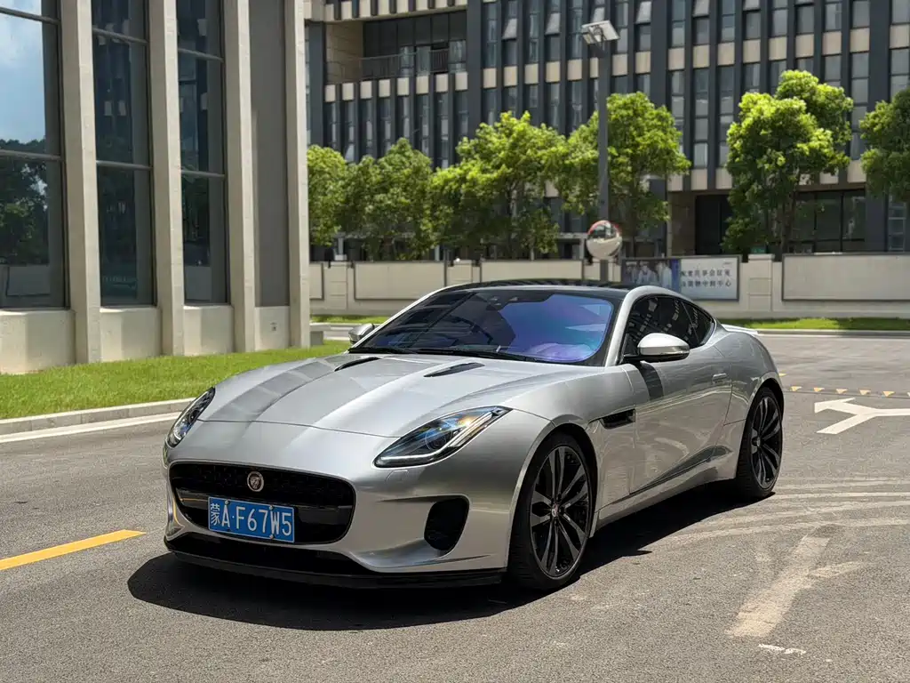 Jaguar F-TYPE 2019 — фото 1