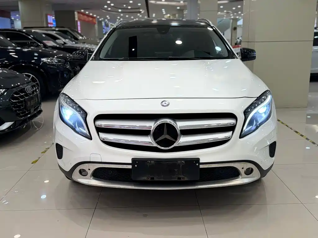 Mercedes-Benz GLA 2016