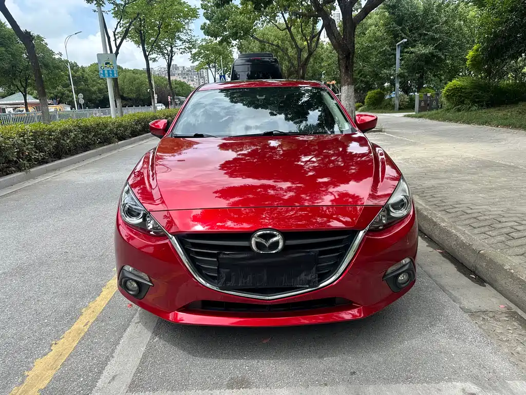 Mazda 3 Axela 2015