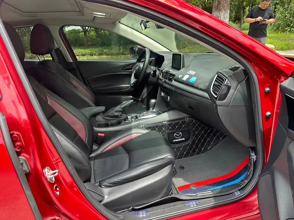 Mazda 3 Axela 2015 — фото 12